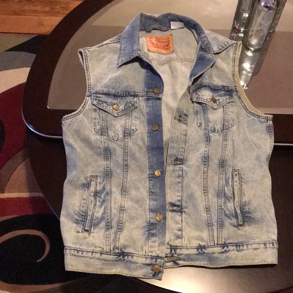 Vest - Picture 2 of 2